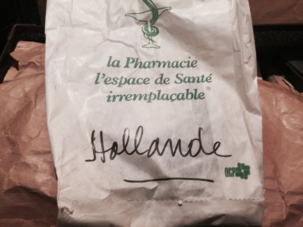 Et puis la Hollande, forcément... Il y a ce sachet de la pharmacie #Madeleineproject https://t.co/gr6cdDTtqL